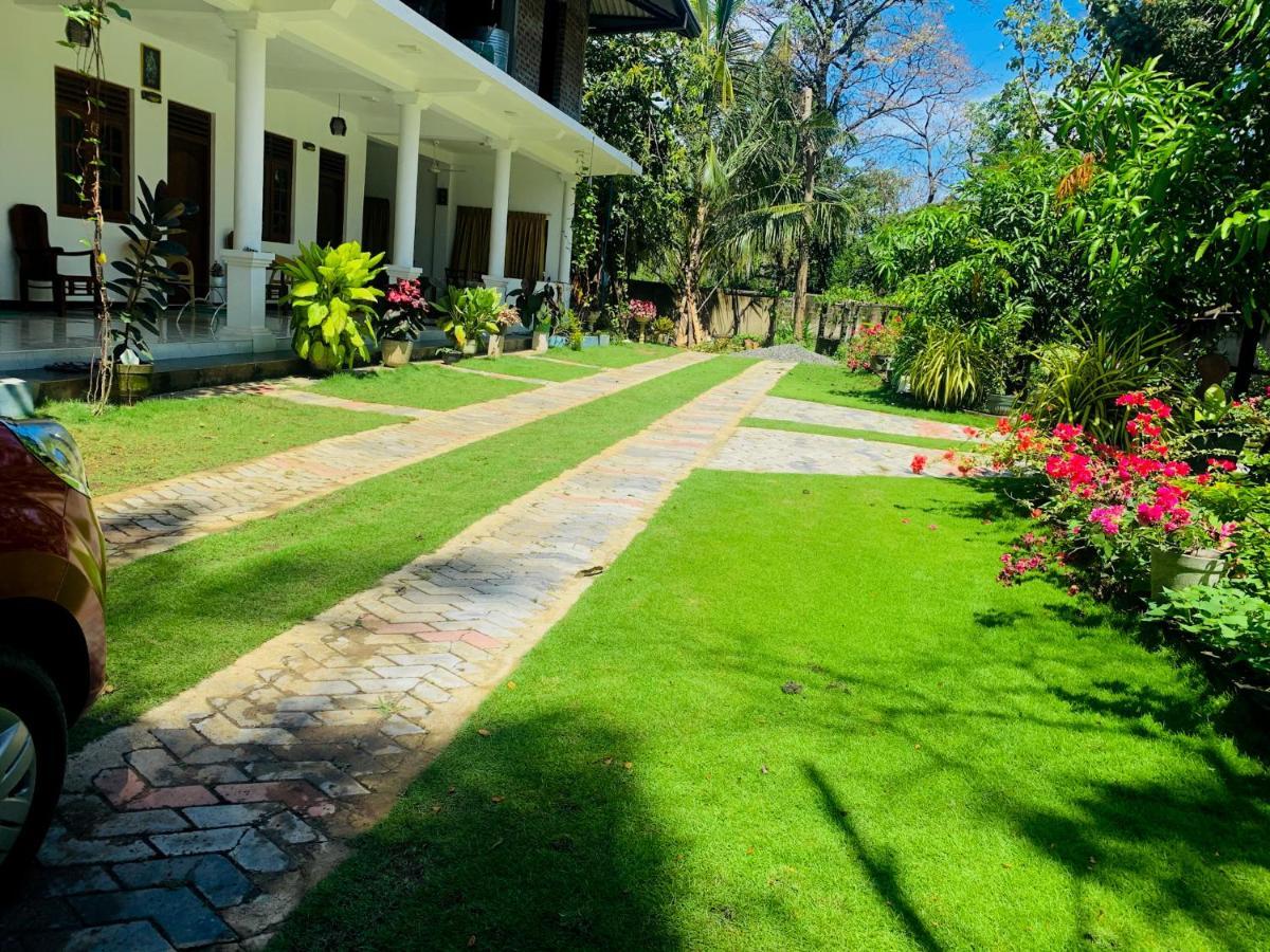 Geethani Tourist Home Polonnaruwa Luaran gambar